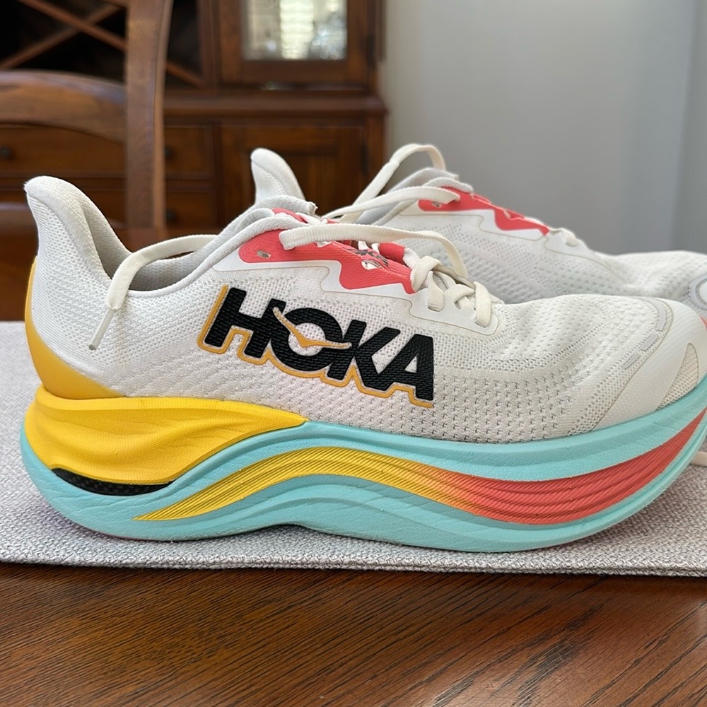 HOKA Skyward X- Women’s size 9 in great condition!